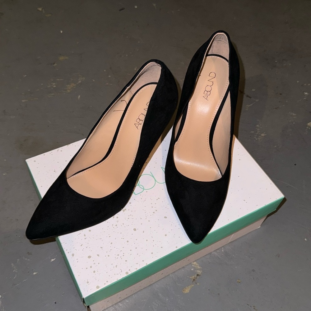 Abound - Black Suede Pumps